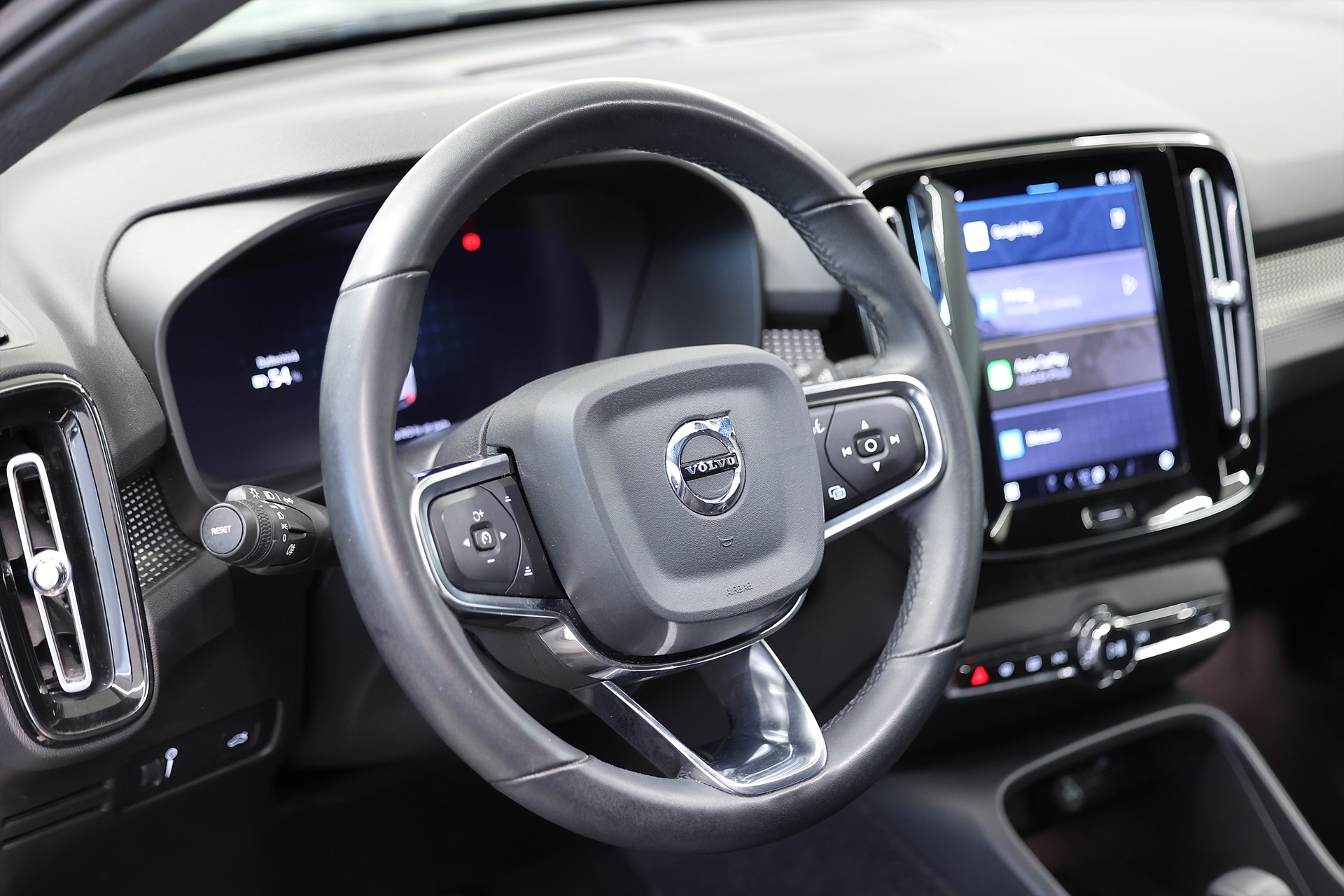 Volvo XC40 P6 Recharge Core B-kamera Drag Keyless MOMS