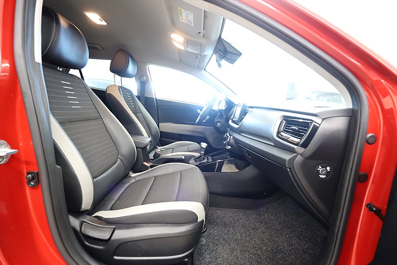 Kia Stonic 1.0 T-GDI 120hk Advance Plus CarPlay B-kamera