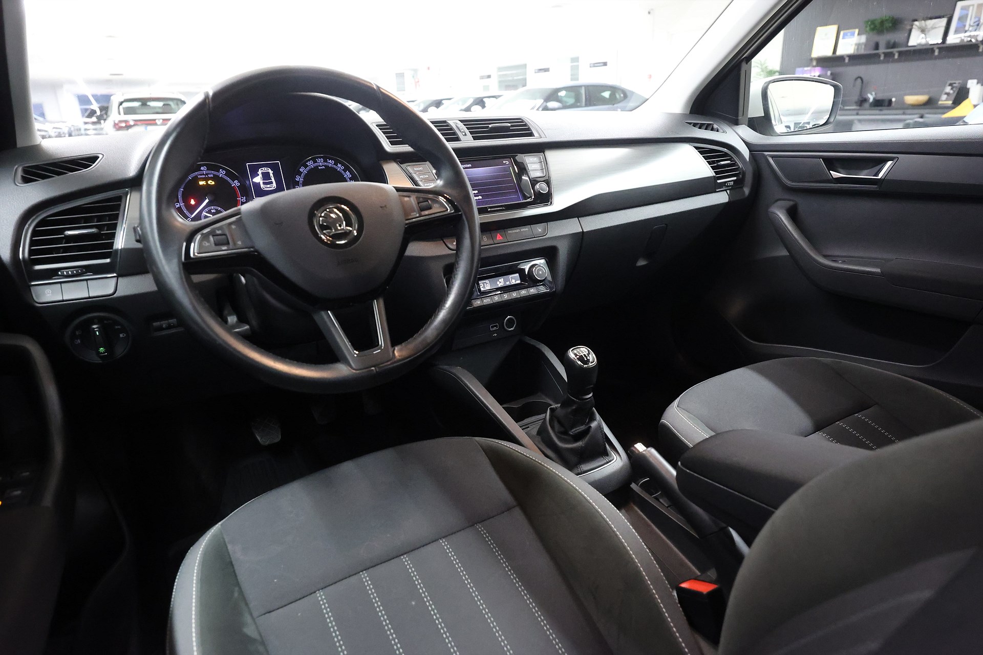 Škoda Fabia 1.0 TSI 95hk Style Carplay PDC