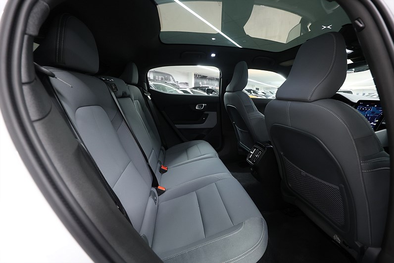 Polestar 2 Long Range Dual Motor 408hk *Hjulkampanj!* Plus H/K Värmare Pano MOMS