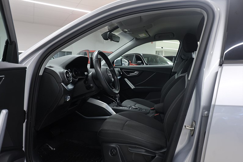 Audi Q2 1.4 TFSI 150hk Proline PDC LED Farth