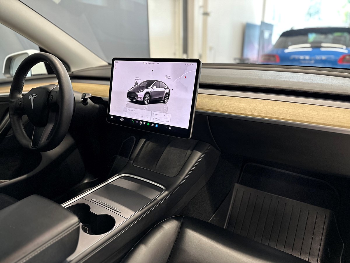Tesla Model Y – bild 11