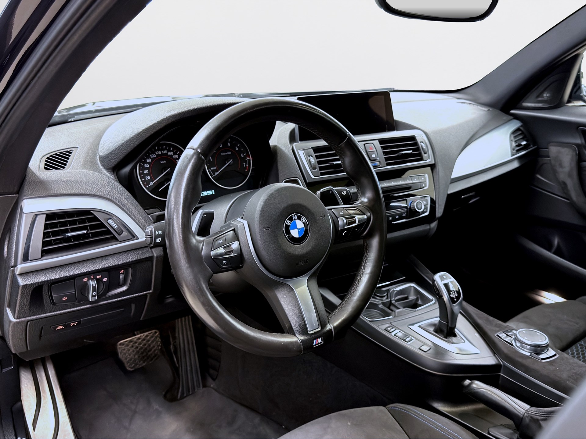 BMW M135i xDrive 5-dörrars 326hk M sport H/K Navi B-Kamera PDC