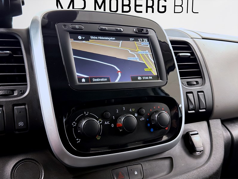Renault Trafic Skåpbil 125hk L1 Drag Värmare PDC MOMS/VAT