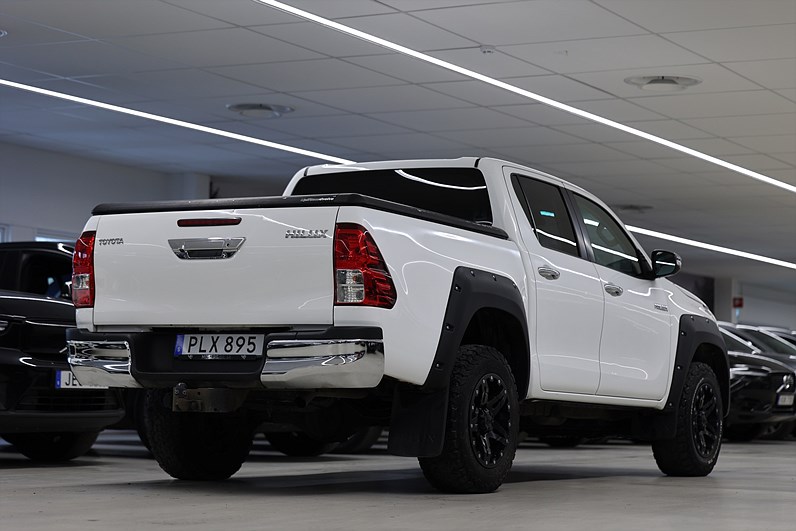 Toyota Hilux Dubbelhytt 2.4 AWD 150hk Invicible Drag Flaklock
