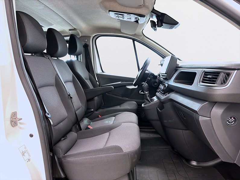 Renault Trafic Passenger 2.0 dCi 150hk Helg på Moberg! 9-Sits Grand Kombi B-Kamera