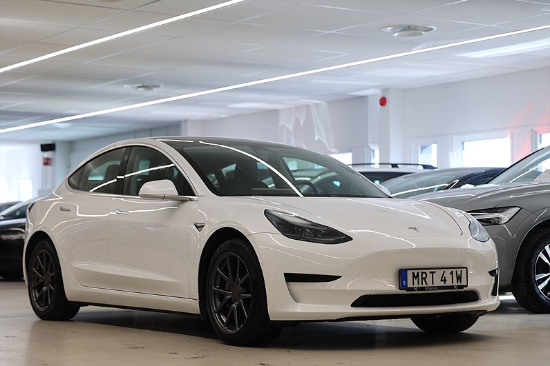 Tesla Model 3 Standard Range Plus 325hk AP Pano Läder Navi