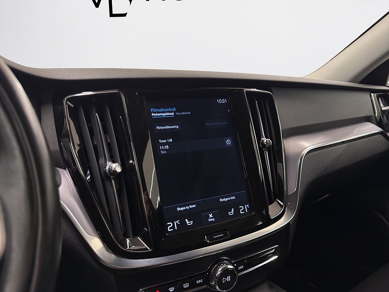 Volvo V60 D3 AWD 150hk Momentum Drag Navi CarPlay PDC