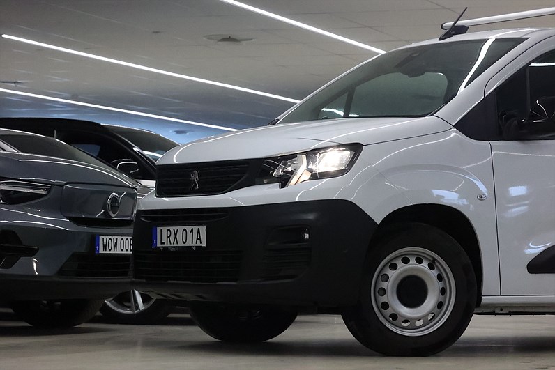 Peugeot e-Partner 136hk L2 V-inrett Drag Värmare Navi MOMS