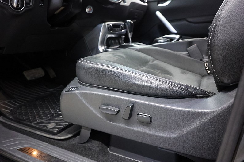 Mercedes-Benz X 250 d 4M Power Line 360 Navi Keyless Alcantara