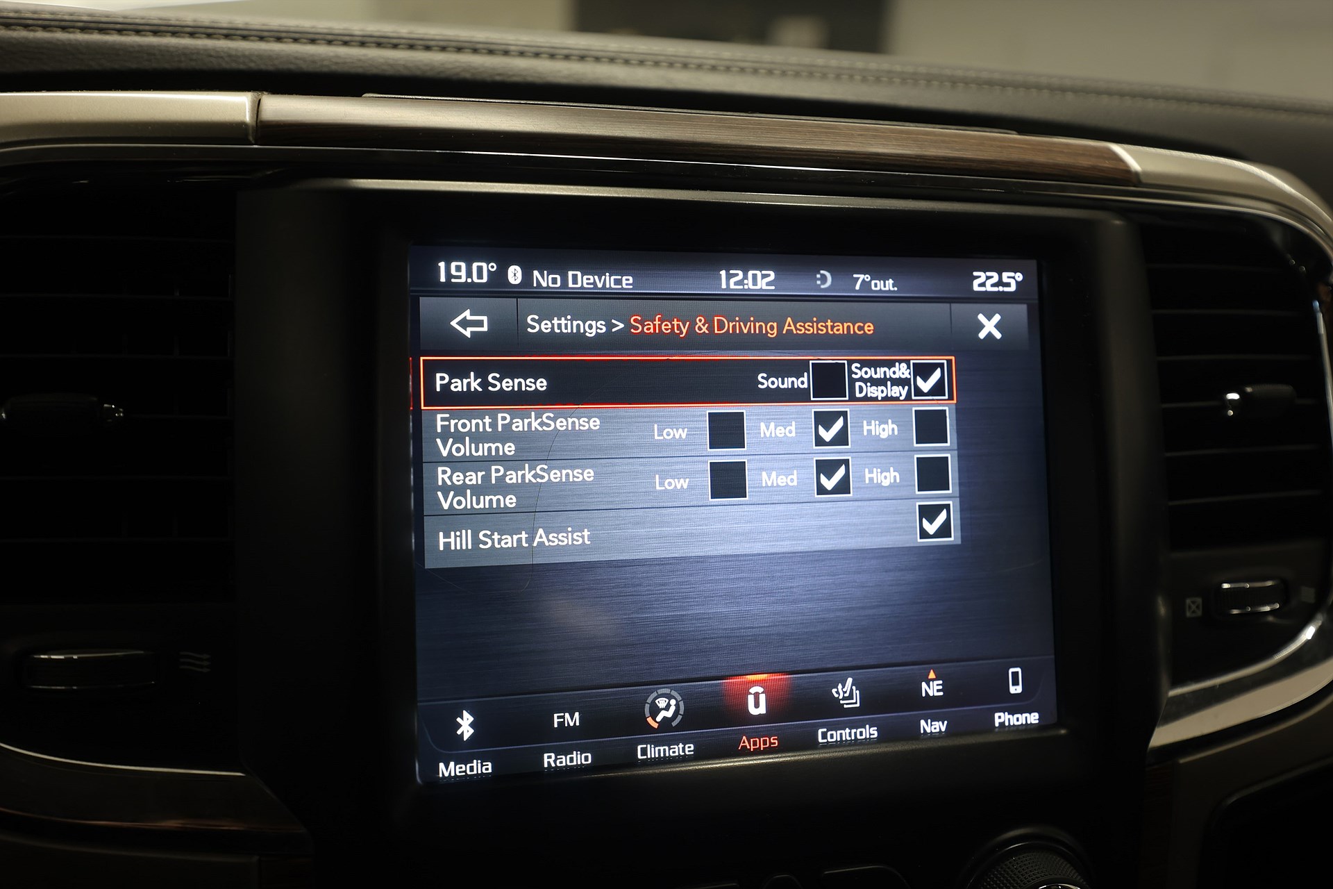 RAM 1500 Crew Cab 5.7 V8 4x4 Laramie Ram Box MOMS