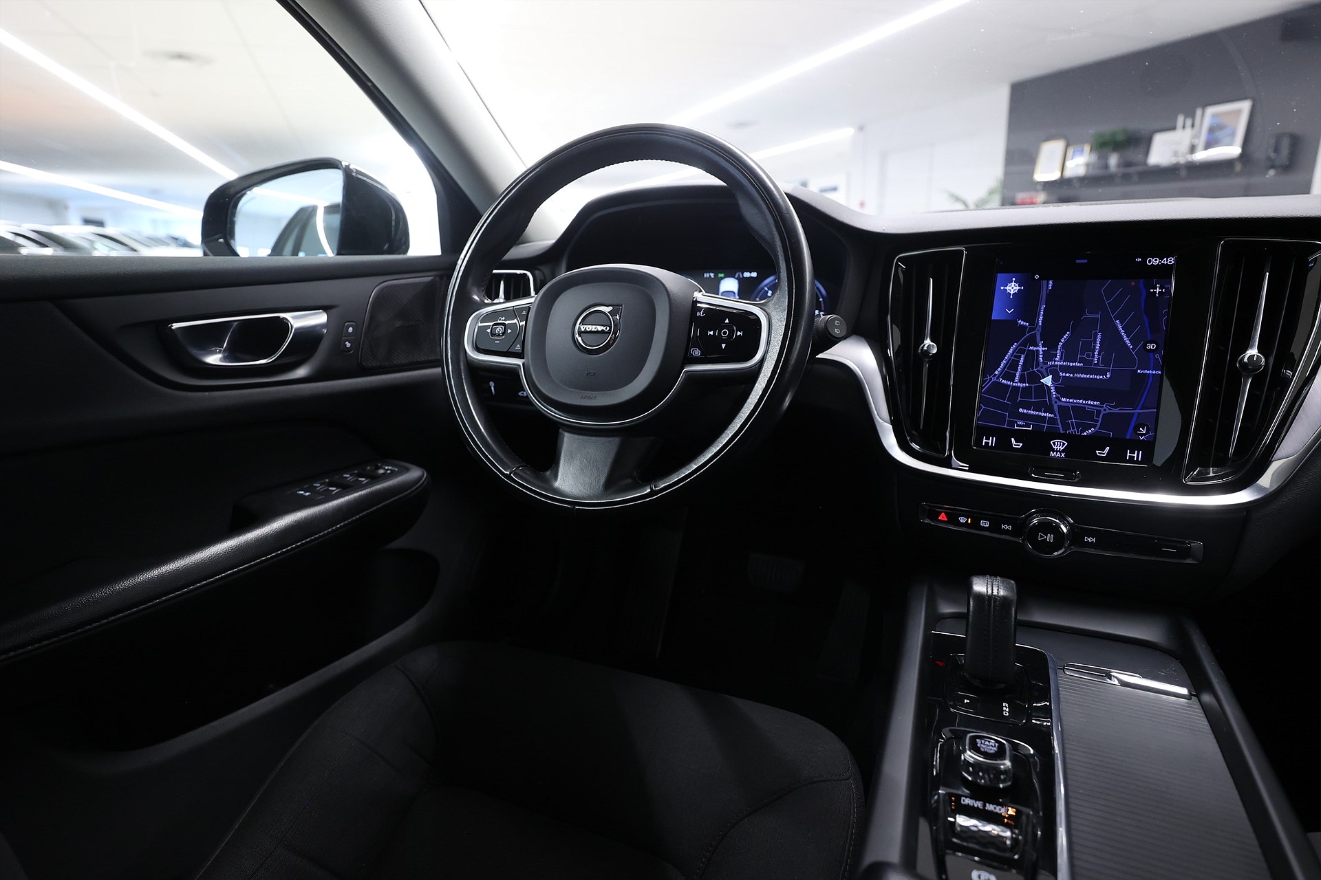 Volvo V60 B4 Cross Country 197hk *Hjulkampanj!* Momentum H/K