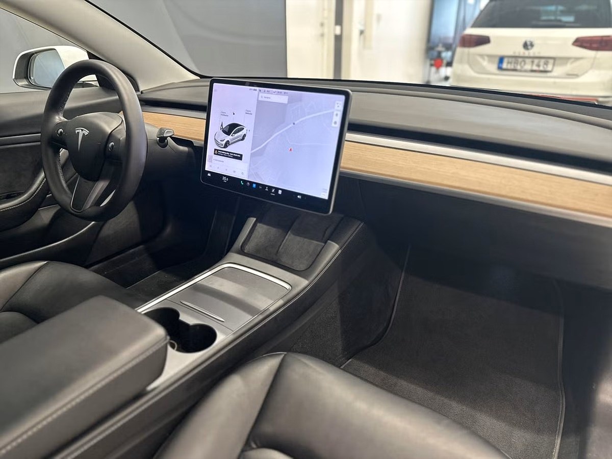 Tesla Model 3 – bild 13