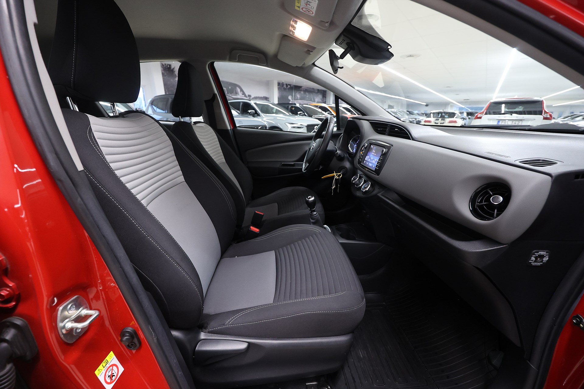 Toyota Yaris 1.5 111hk *Hjulkampanj!* Active B-kamera Bluetooth Farth