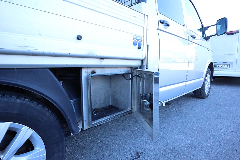 Volkswagen Transporter DH 2.0 TDi 150hk Värmare LED Drag MOMS