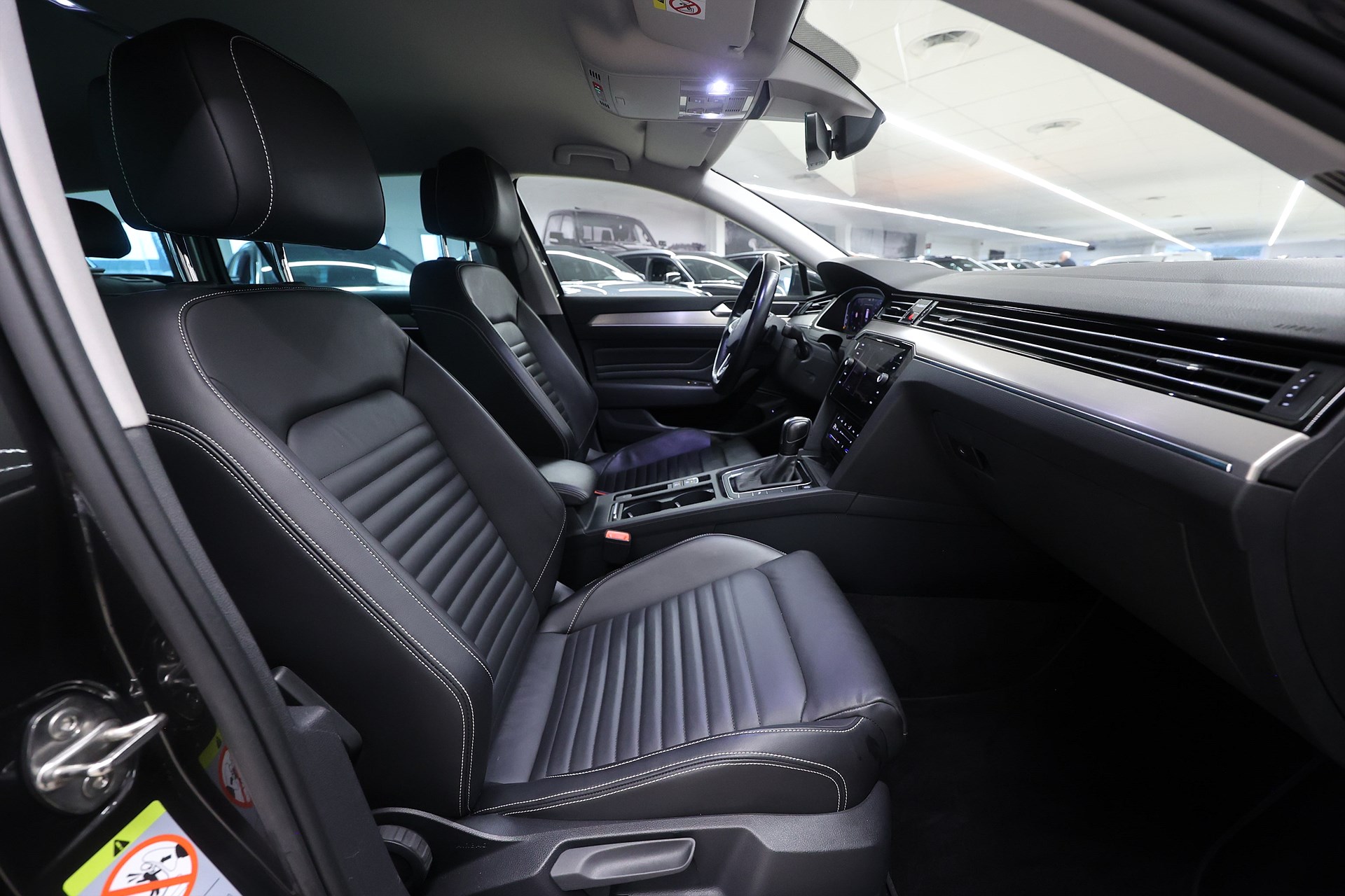 Volkswagen Passat 2.0 TDI SC 4M 200hk *Hjulkampanj!* R-Line