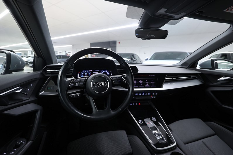 Audi A3 Sportback 35 TFSI 150hk *Hjulkampanj!* Proline Farth PDC