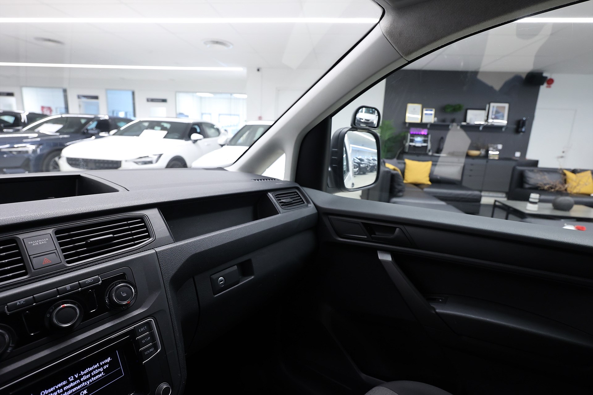 Volkswagen Caddy 2.0 TDI DSG Vst-inrett Värmare med fjärr Bluetooth MOMS