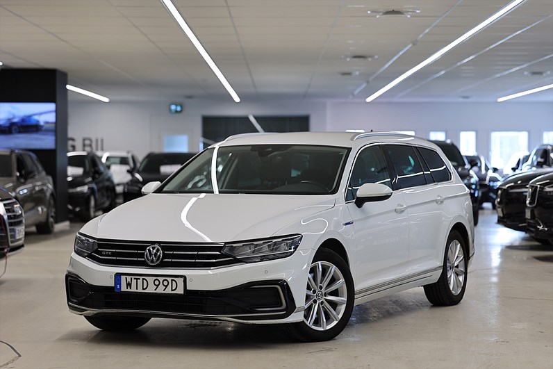 Volkswagen Passat GTE 218hk Räckvidd 60 km Värmare B-kamera Drag