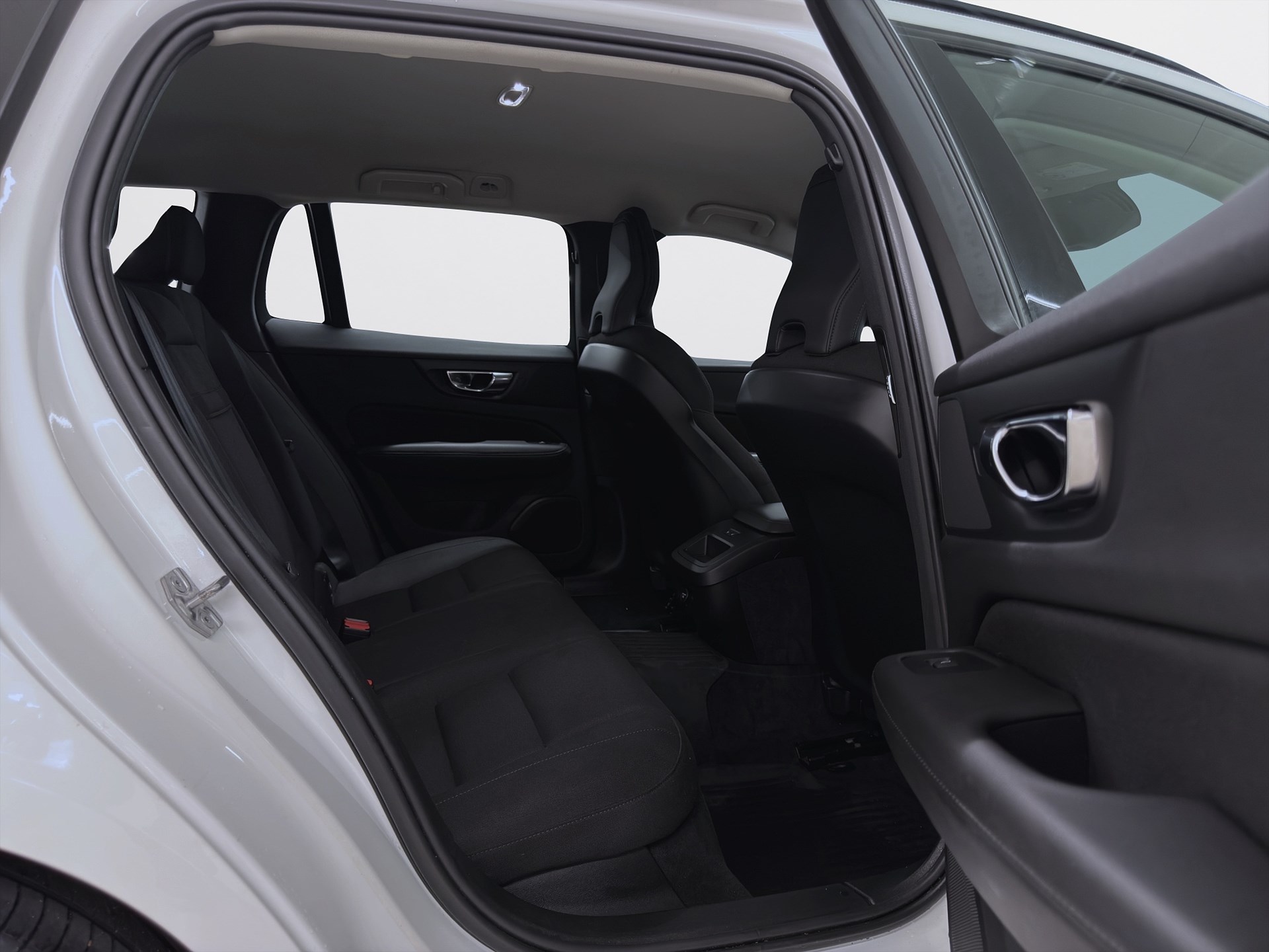 Volvo V60 D3 AWD 150hk Momentum Drag Navi CarPlay PDC