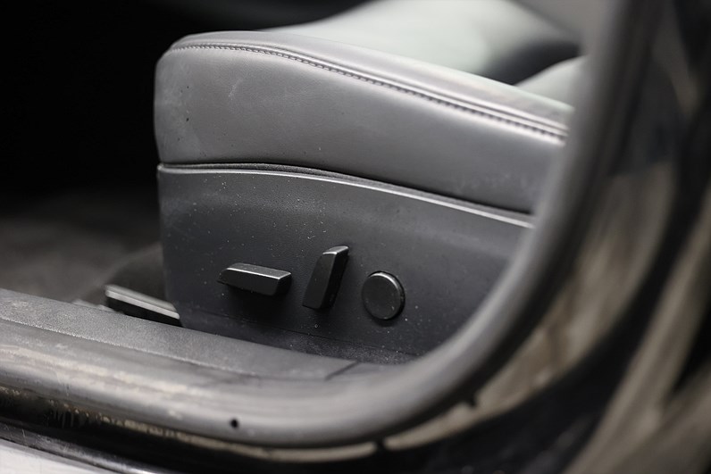 Tesla Model 3 Standard Range Plus 258hk AP Pano Skinn MOMS