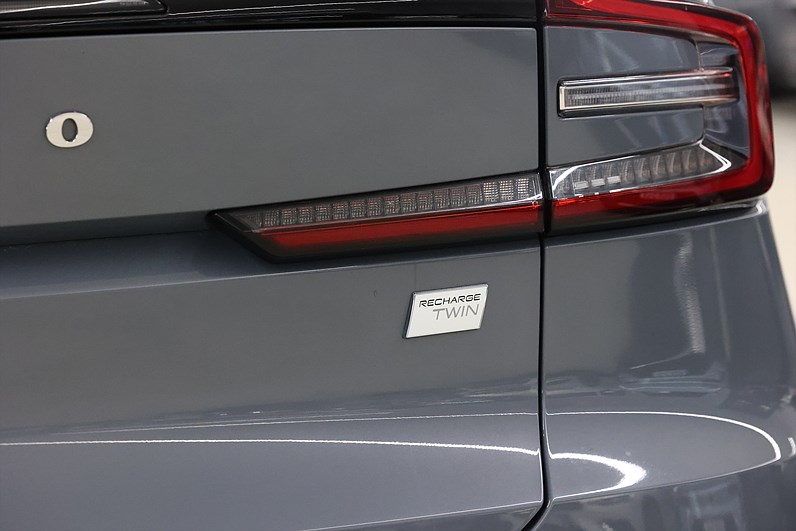 Volvo C40 Recharge Twin motor AWD 408hk Core Pano Drag