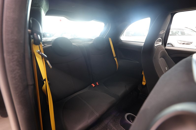 Abarth 595 1.4 T-JET 16V 160hk Pista Kit Yellow Sportavgas