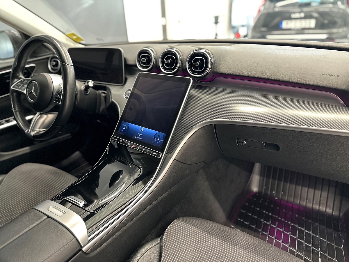 Mercedes-Benz C200 – bild 12