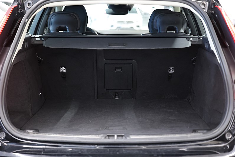 Volvo V60 T4 190hk Adv Edition B-kamera BLIS VOC Navi