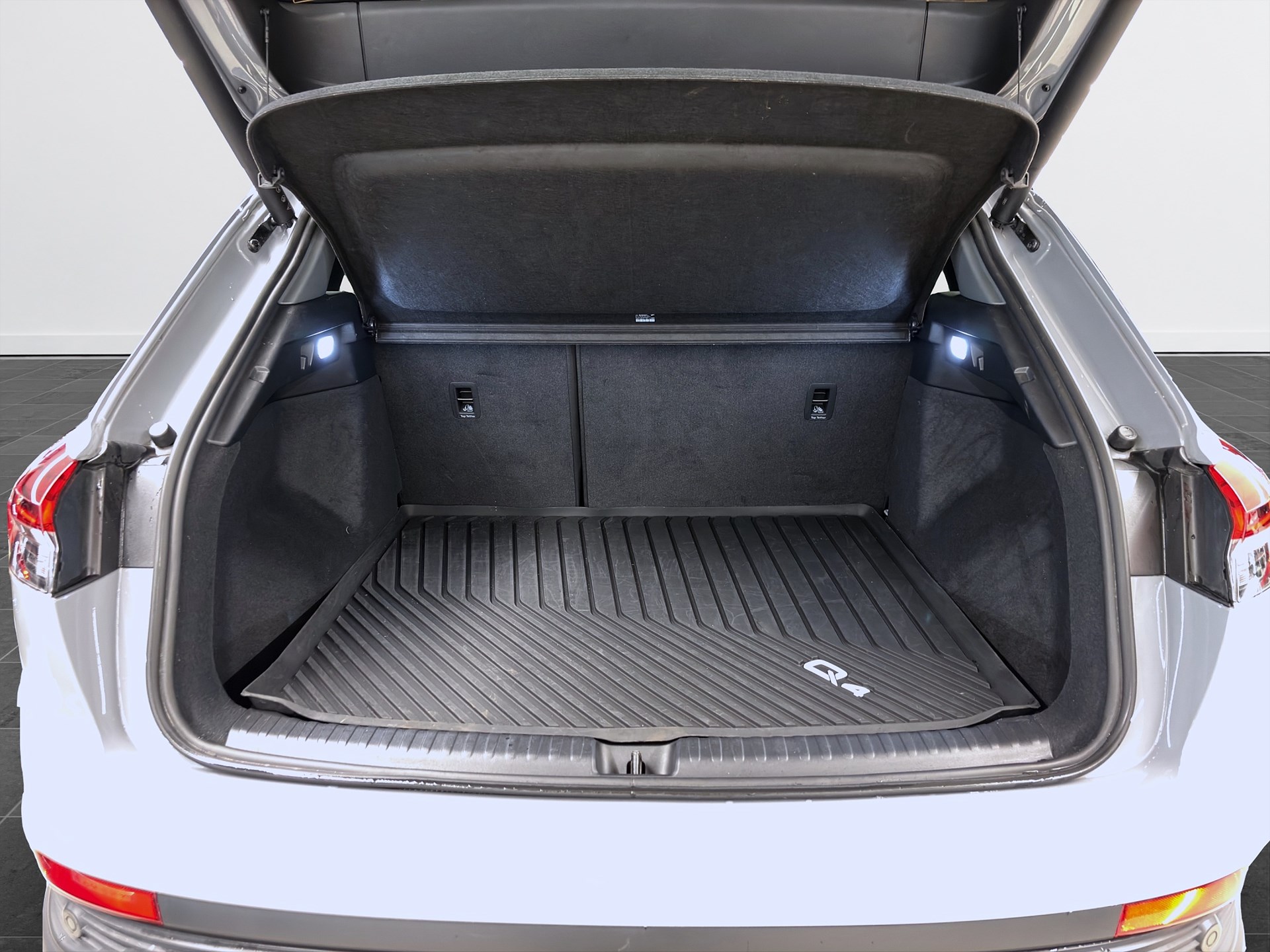 Audi Q4 40 e-tron 204hk Helg på Moberg! Sport Edt Proline Sonos PDC Keyless