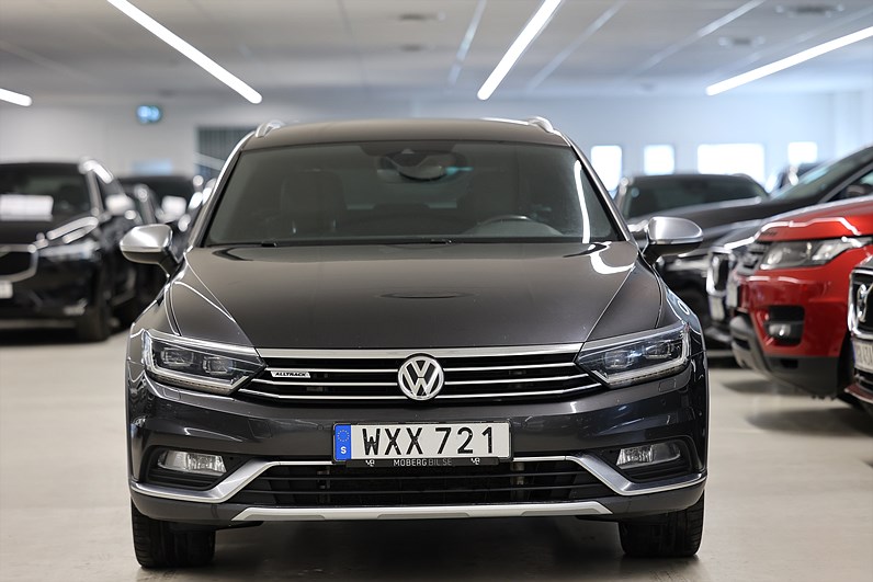 Volkswagen Passat Alltrack 2.0 TDI 240hk 4M B-Kamera Keyless Drag