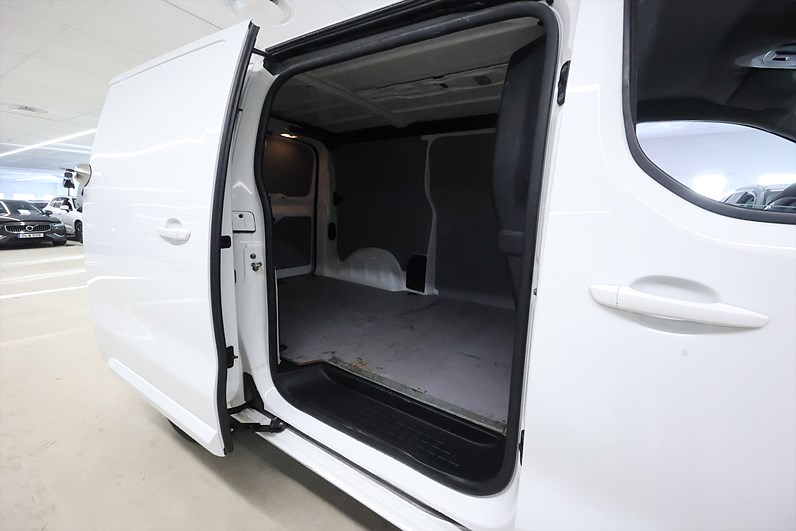 Citroën Jumpy 2.0 BlueHDi 180 177hk L2 Drag Värmare B-kamera MOMS