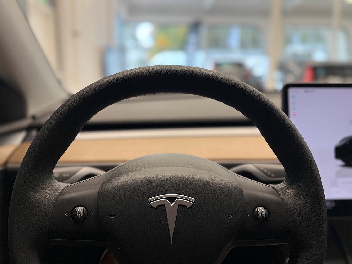 Tesla Model Y – bild 14