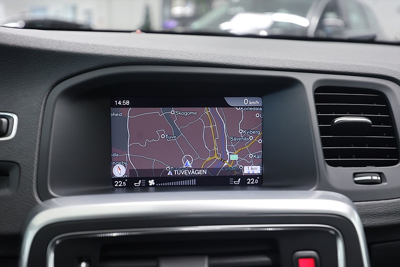 Volvo V60 D4 190hk Summum Värmare B-kamera Navi Skinn