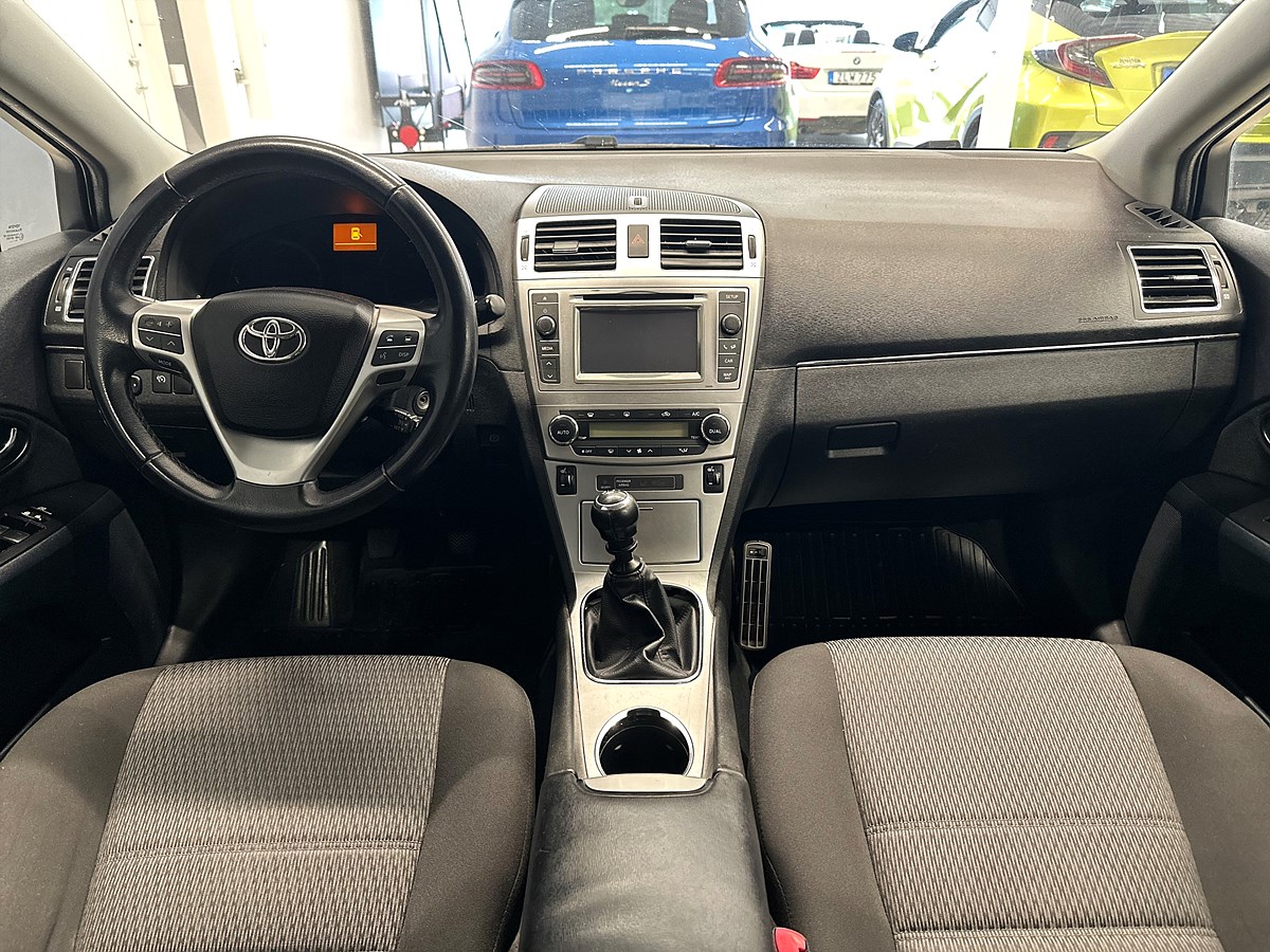Toyota Avensis – bild 10