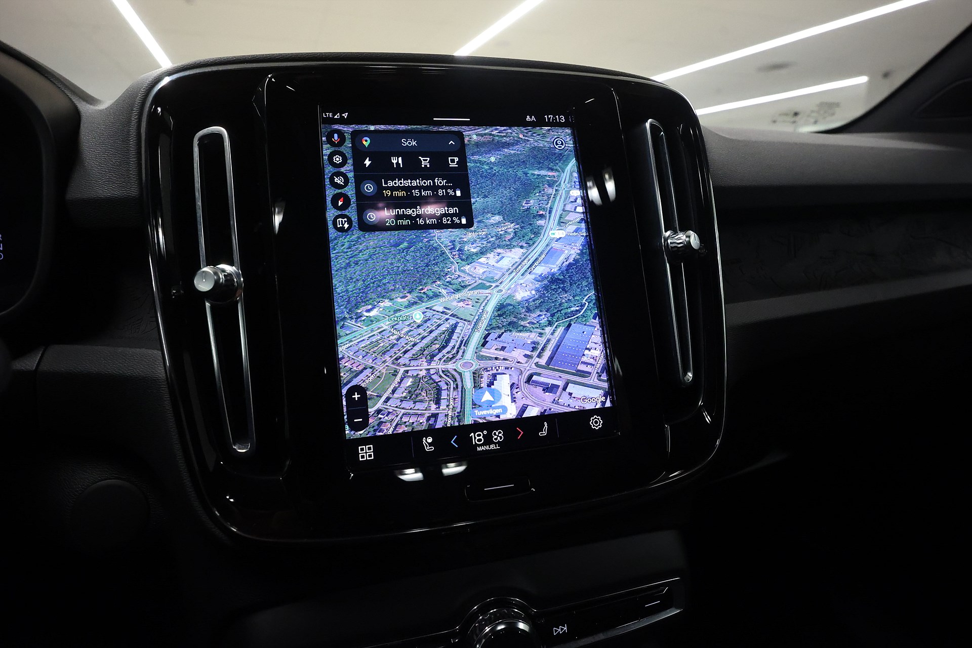 Volvo C40 Recharge Twin motor AWD 408hk Core Pano Drag