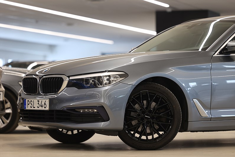 BMW 520d Touring 190hk Sport Line Navi PDC B-Kamera