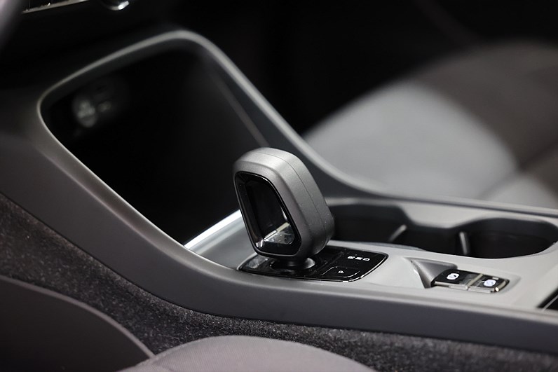 Volvo XC40 Recharge T4 211hk Inscription Exp B-kamera Keyless LEASBAR