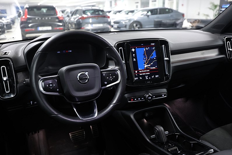 Volvo XC40 Recharge T4 211hk R-Design H/K Pano