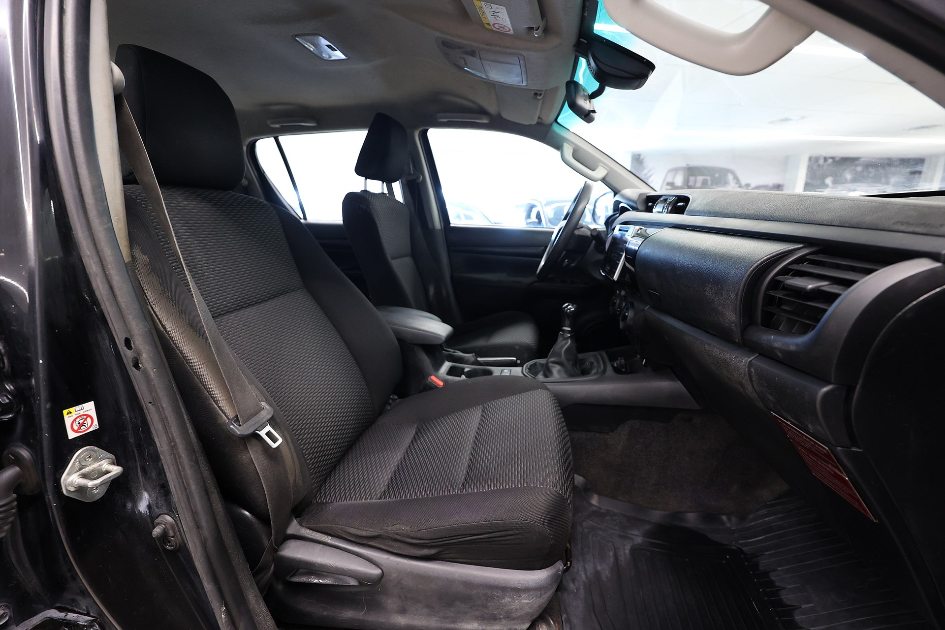 Toyota Hilux Dubbelhytt 2.4 AWD 150hk Dragkrok LEASEBAR