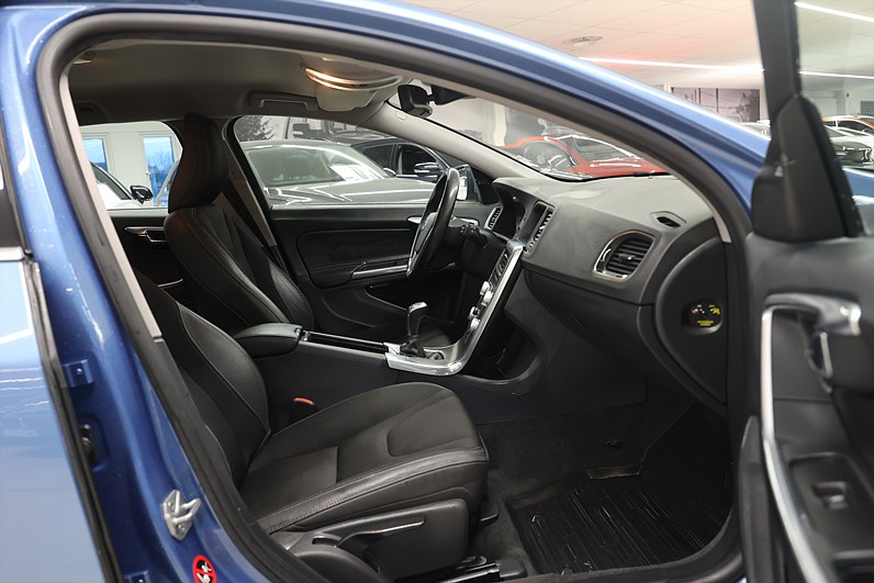 Volvo V60 D4 181hk *Kampanj!* Momentum Drag Keyless Värmare
