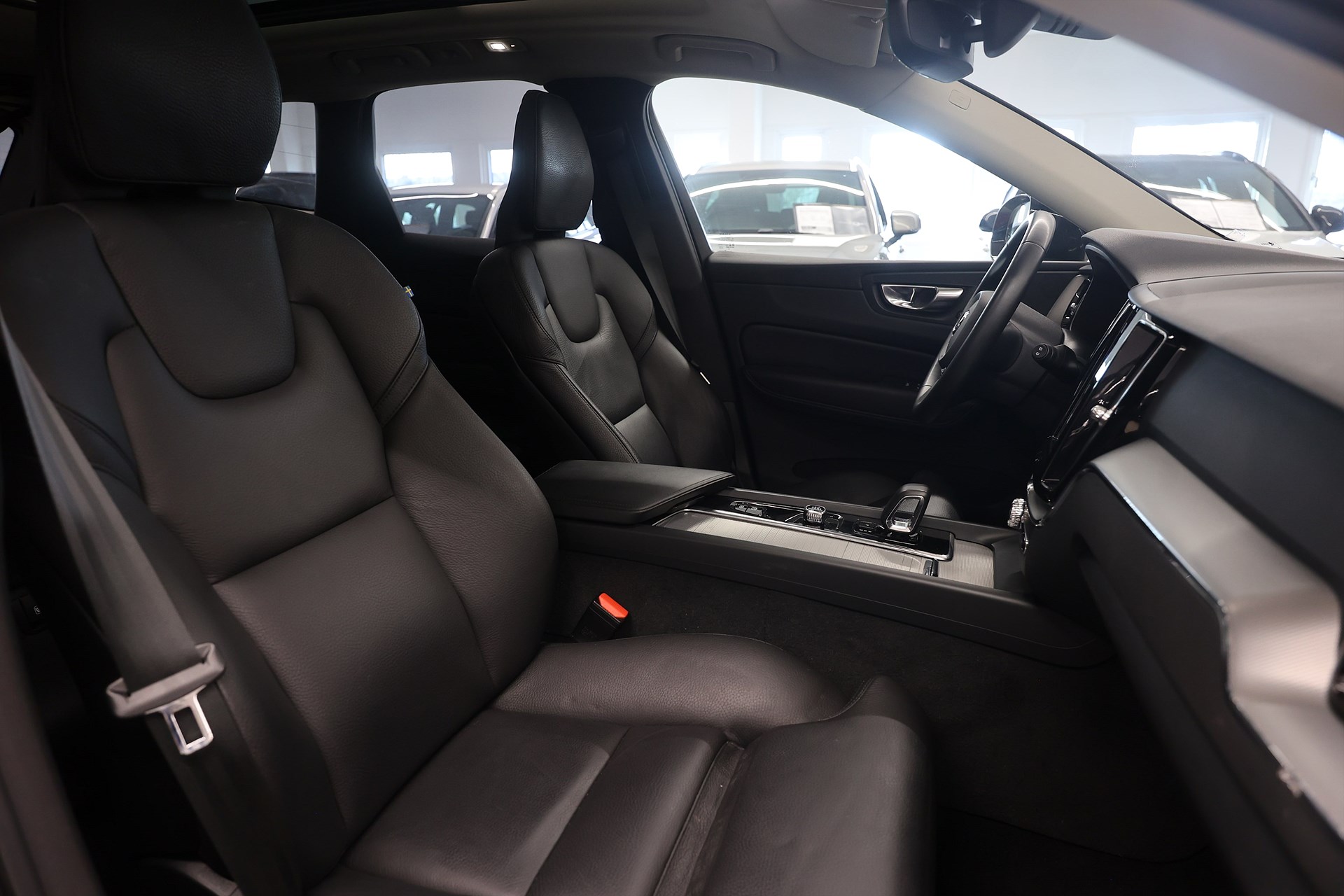 Volvo XC60 Recharge T6 AWD 350hk *Kampanj!* Plus Dark Pano Keyless Läder