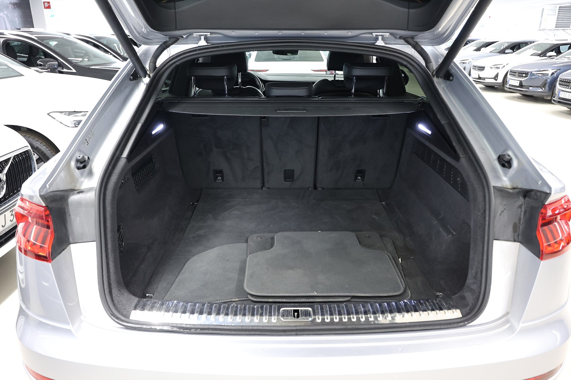 Audi Q8 50 TDI 286hk Q S-Line B&O 360-Kamera Pano Värmare Luftfjädring