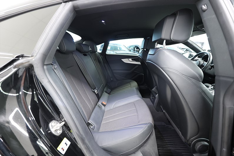 Audi A5 Sportback 45 TFSI Quattro 245hk S Line B&O Matrix 1262kr Årsskatt