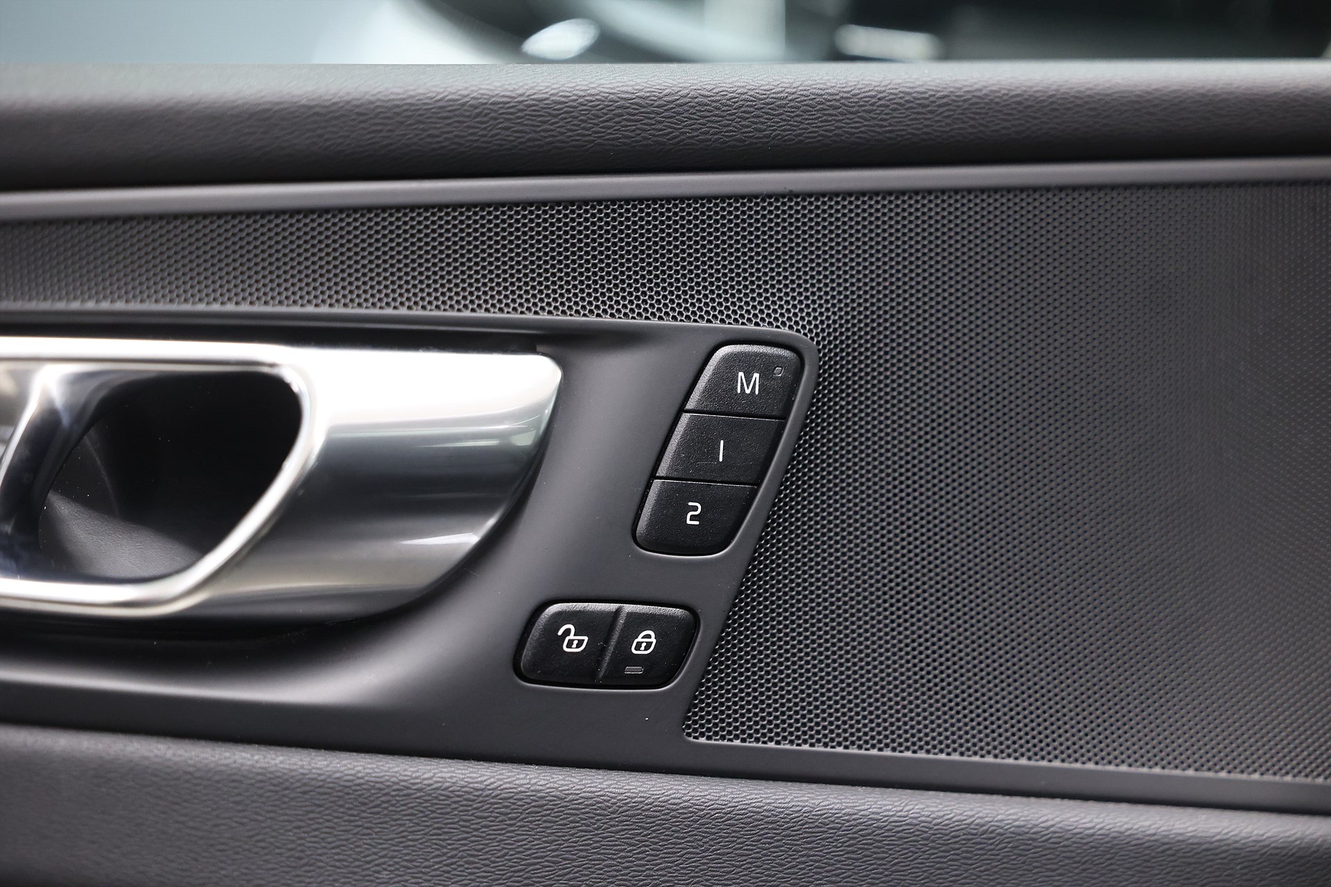 Volvo XC60 Recharge T6 AWD 350hk *Hjulkampanj!* Core Läder