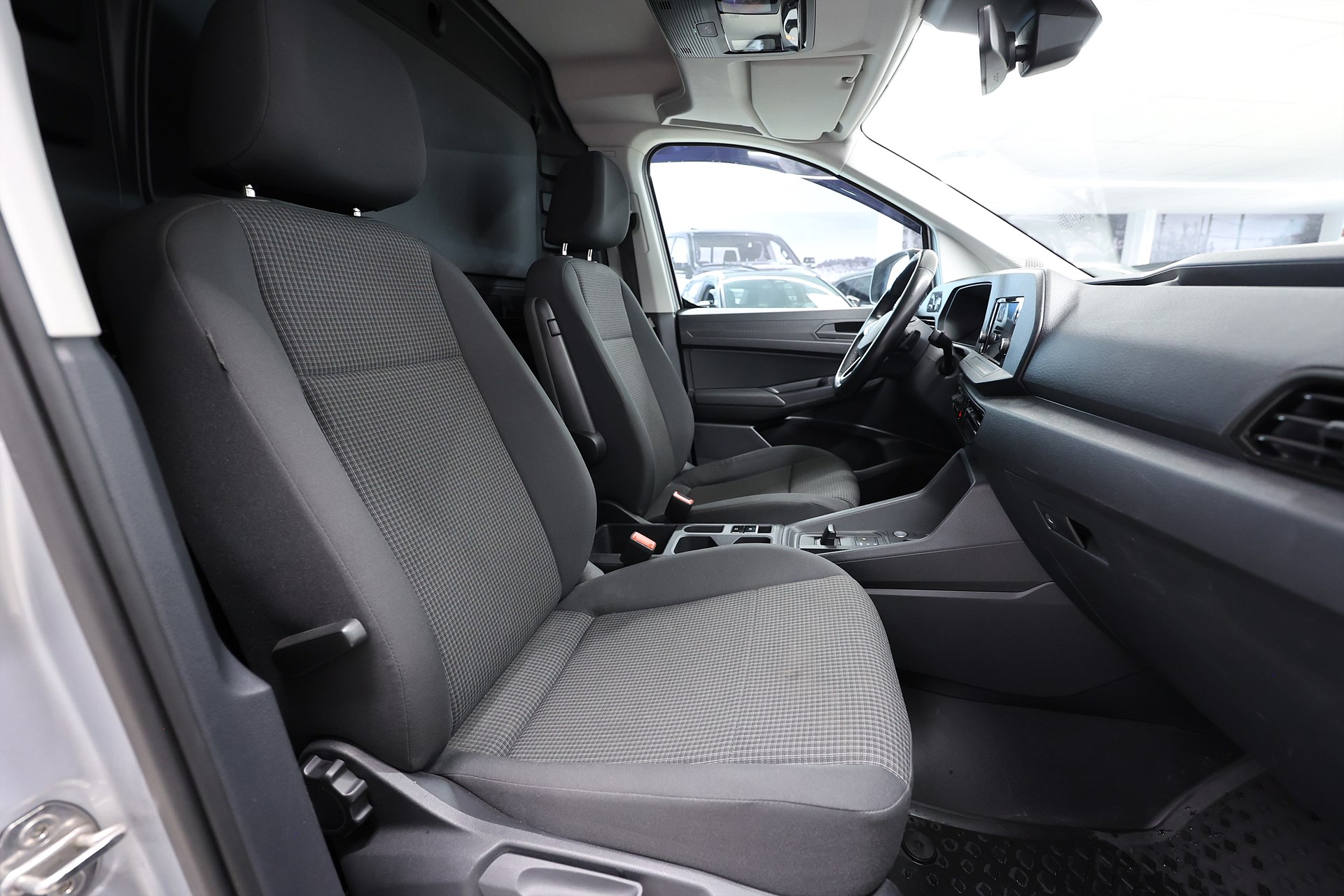 Volkswagen Caddy Cargo Maxi 2.0 TDI B-kamera Drag Carplay MOMS
