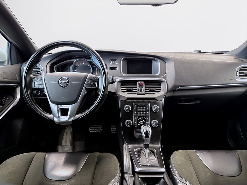 Volvo V40 D4 190hk R-Design PDC Keyless Drag LED