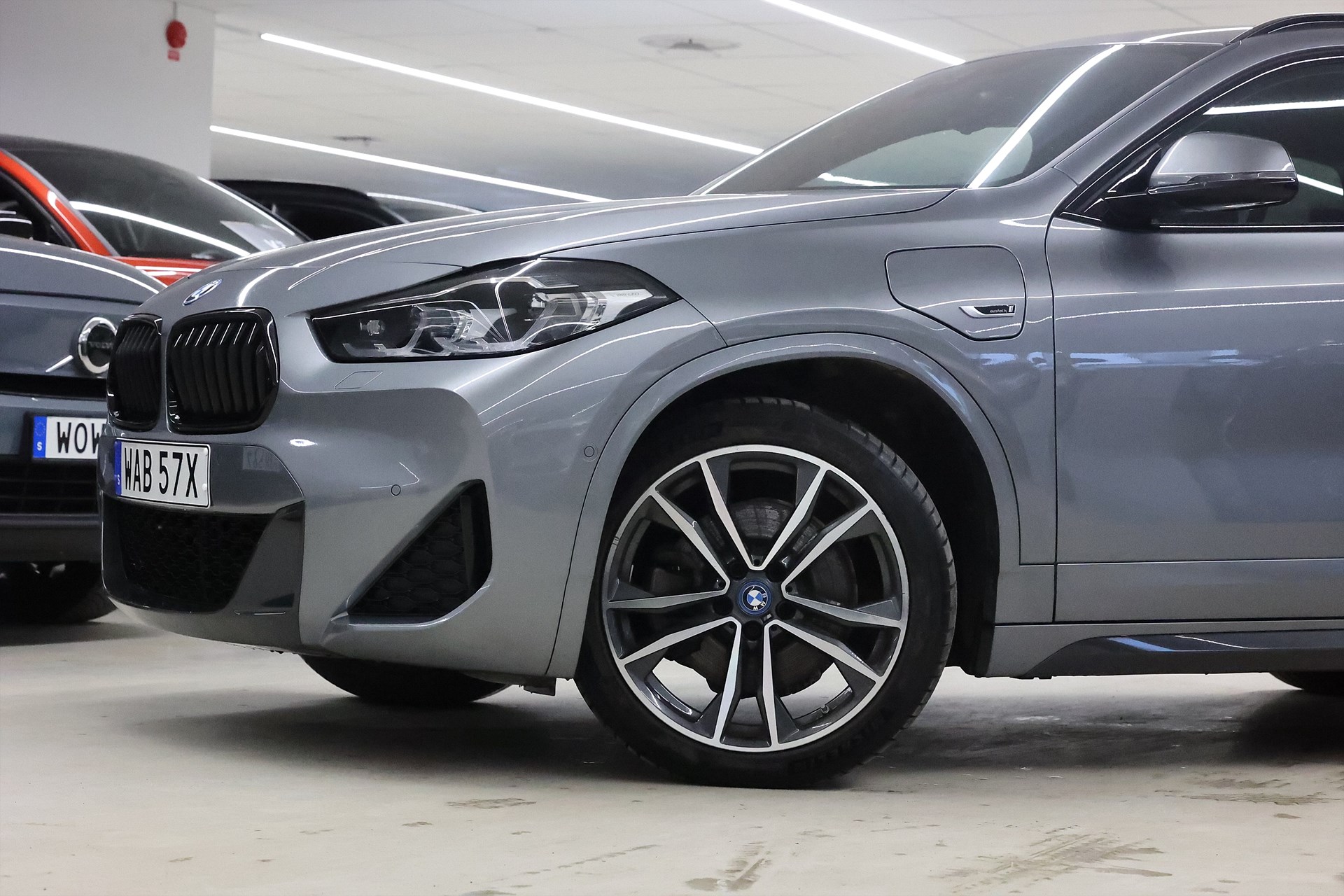 BMW X2 xDrive25e 220hk M Sport Shadow HUD H/K Skinn