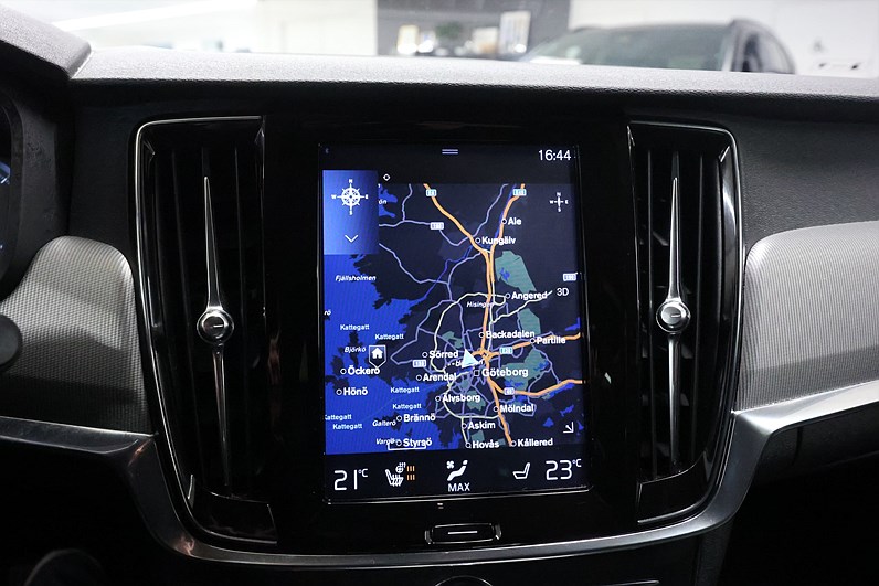 Volvo V90 Cross Country D4 AWD 190hk Momentum HUD H/K