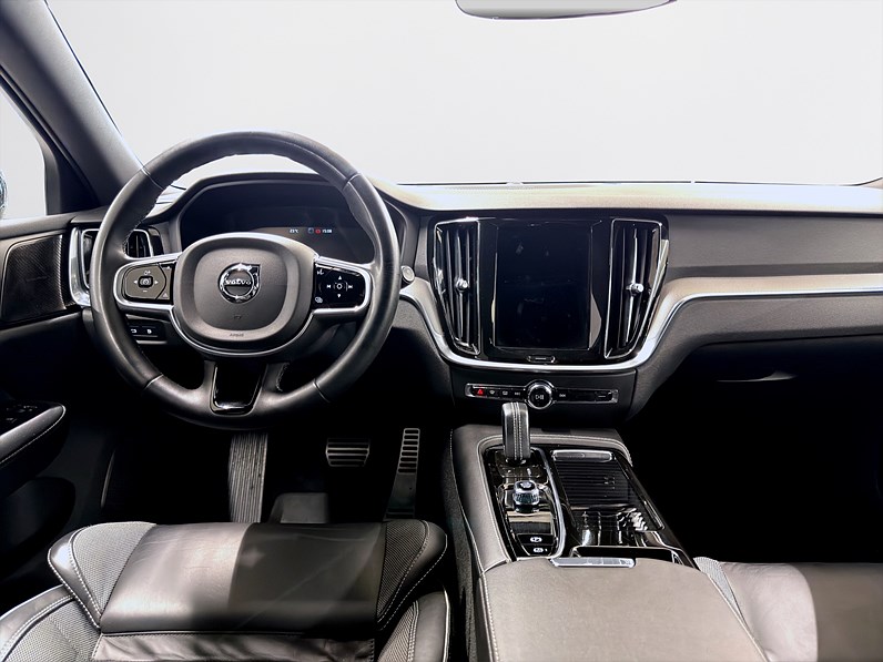 Recharge T6 AWD 340hk R-Design HUD H/K Läder